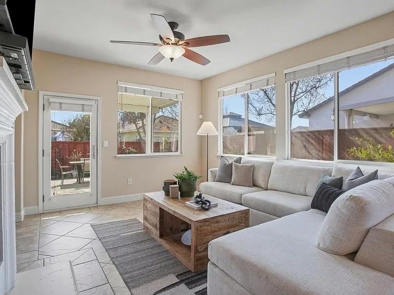 2360 Rose Arbor Drive, Sacramento, CA 95835 2360 Rose Arbor Drive, Sacramento, CA 95835