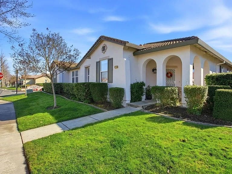 2360 Rose Arbor Drive, Sacramento, CA 95835 2360 Rose Arbor Drive, Sacramento, CA 95835