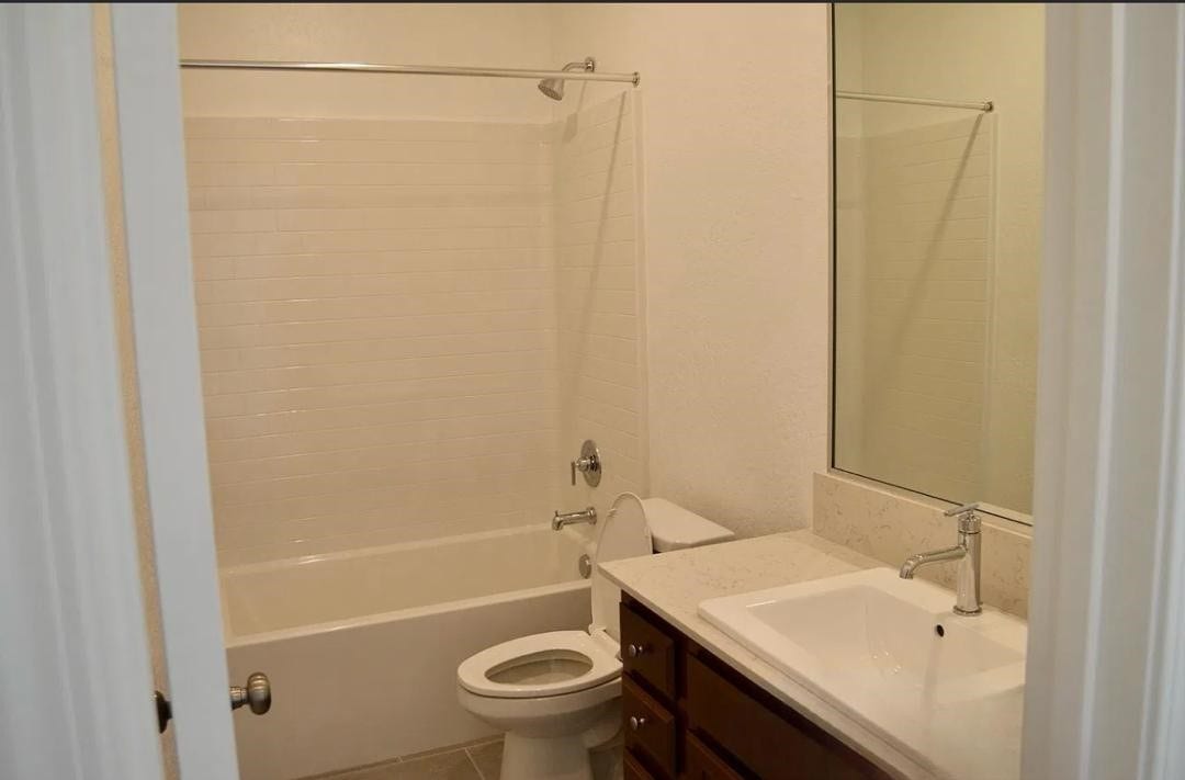 5847 E Belgravia, #1, Fresno, CA 93727 5847 E Belgravia, #1, Fresno, CA 93727