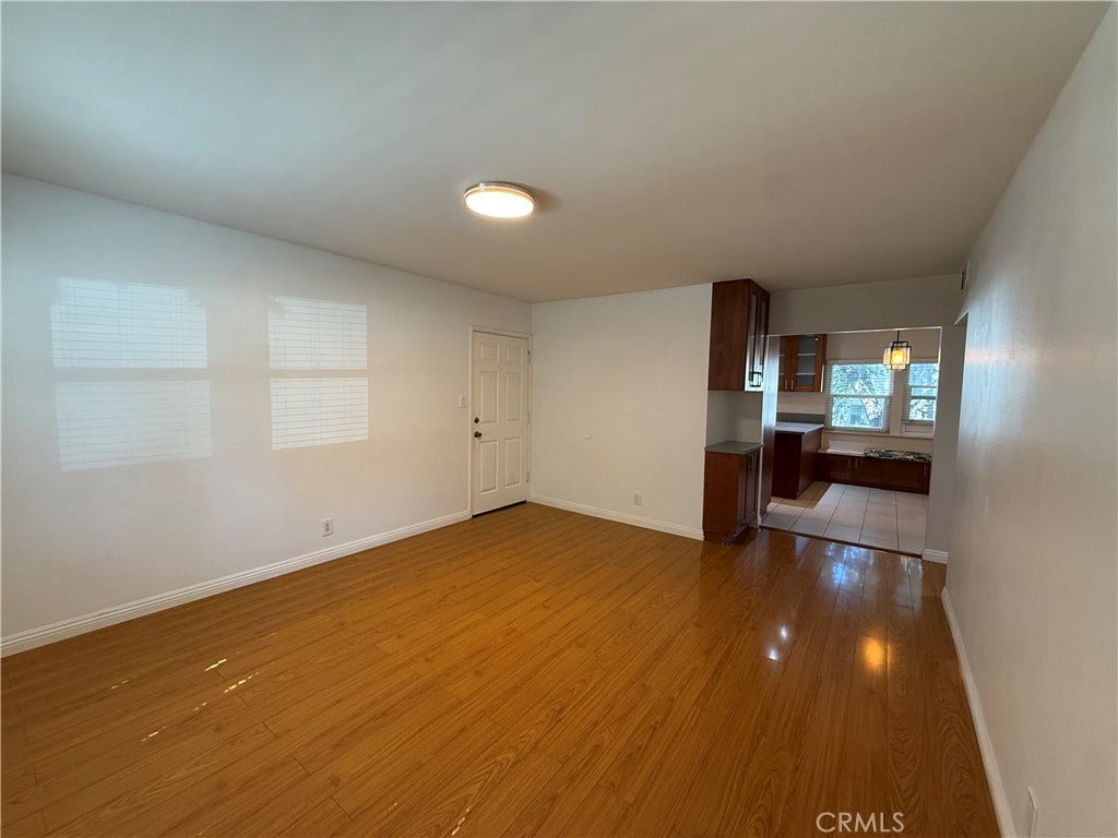 3623 Kalsman, #1, Los Angeles, CA 90016 Entrance and living room