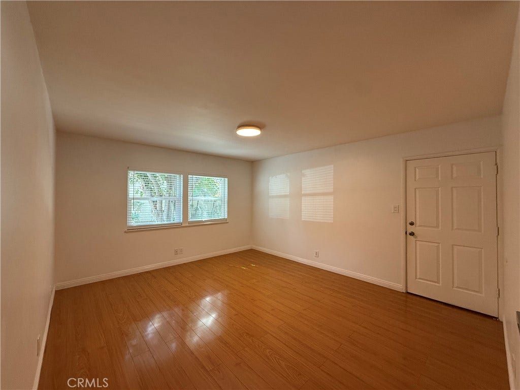 3623 Kalsman, #1, Los Angeles, CA 90016 Entrance and living room