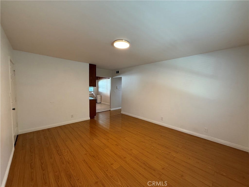 3623 Kalsman, #1, Los Angeles, CA 90016 Entrance and living room