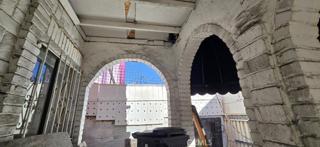 1649 S Vermont, Los Angeles, CA 90006