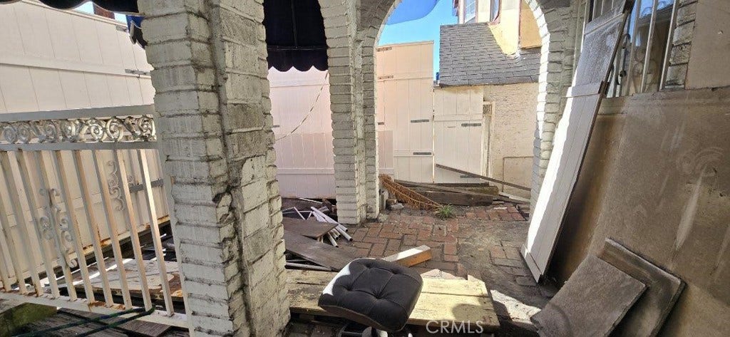 1649 S Vermont, Los Angeles, CA 90006