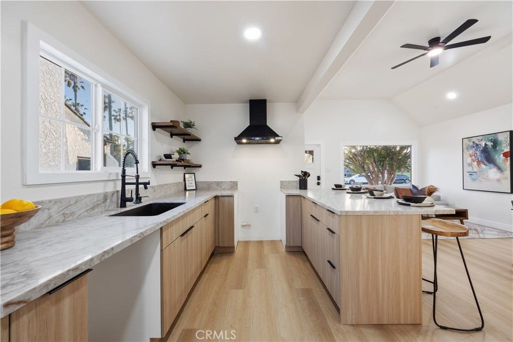 5612 S Rimpau, Los Angeles, CA 90043