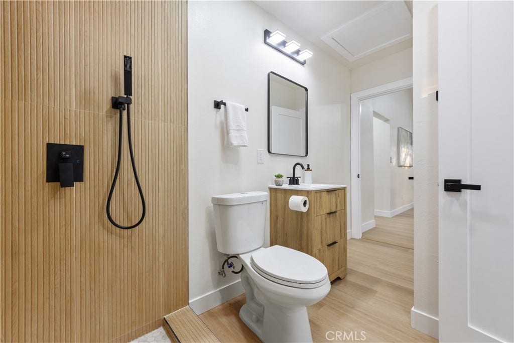 5612 S Rimpau, Los Angeles, CA 90043