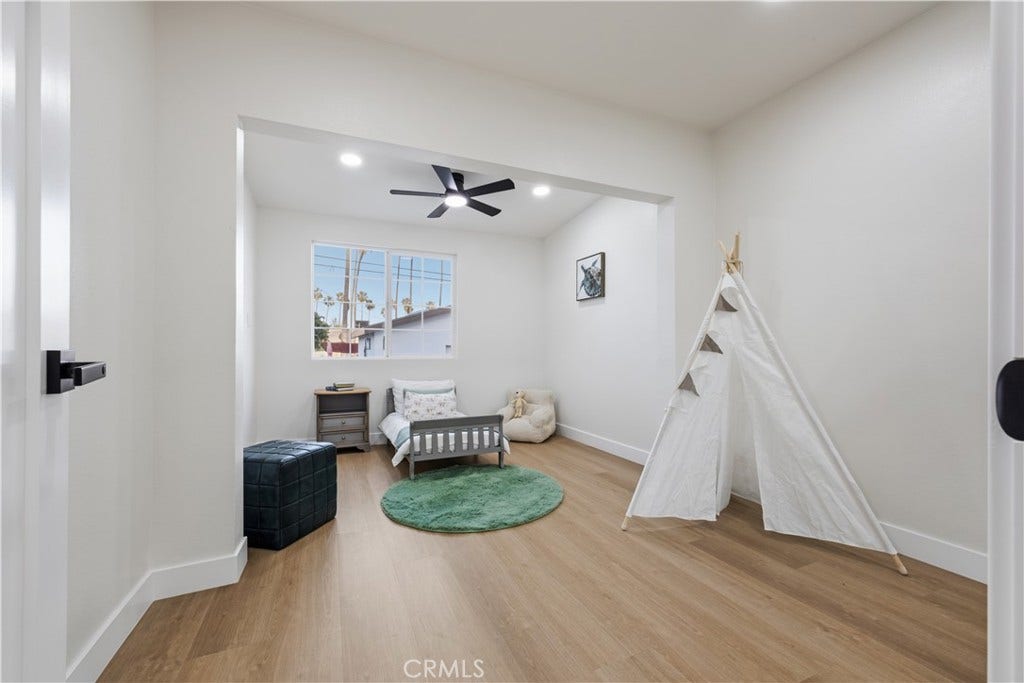 5612 S Rimpau, Los Angeles, CA 90043