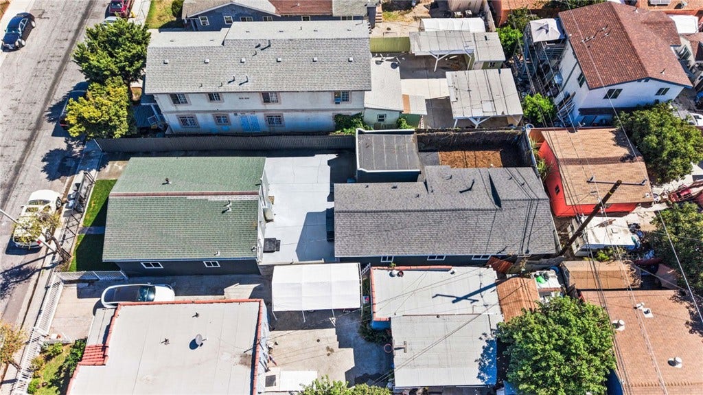1202 E 76th Street, Los Angeles, CA 90001 1202 E 76th Street, Los Angeles, CA 90001