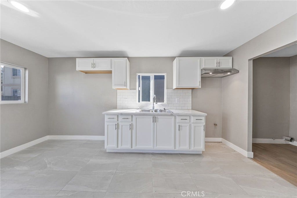 1202 E 76th Street, Los Angeles, CA 90001 1202 E 76th Street, Los Angeles, CA 90001