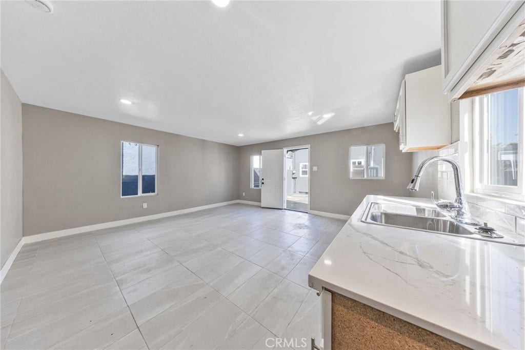 1202 E 76th Street, Los Angeles, CA 90001 1202 E 76th Street, Los Angeles, CA 90001