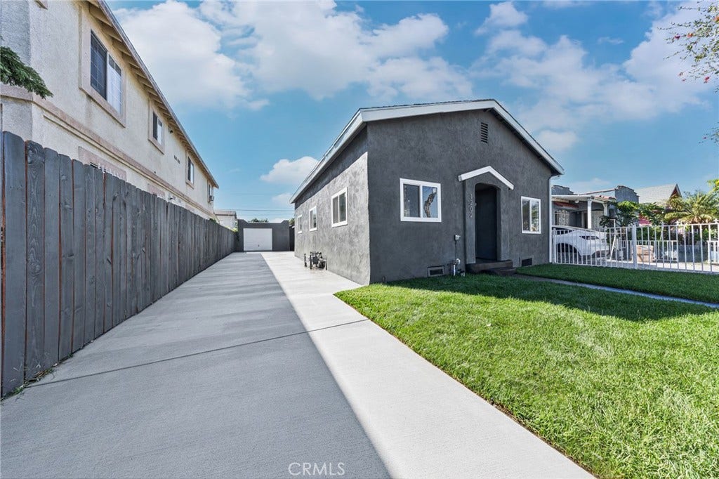 1202 E 76th Street, Los Angeles, CA 90001 1202 E 76th Street, Los Angeles, CA 90001