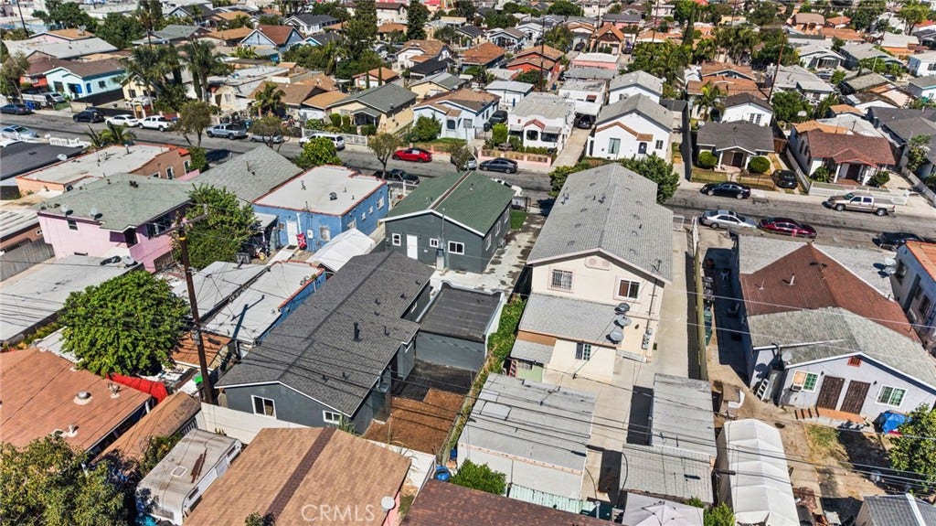1202 E 76th Street, Los Angeles, CA 90001 1202 E 76th Street, Los Angeles, CA 90001