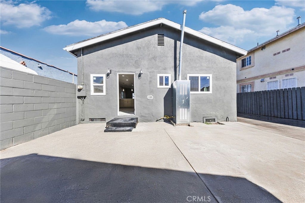 1202 E 76th Street, Los Angeles, CA 90001 1202 E 76th Street, Los Angeles, CA 90001