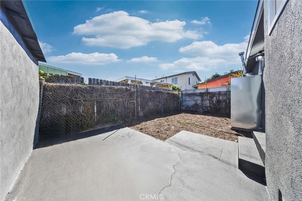 1202 E 76th Street, Los Angeles, CA 90001 1202 E 76th Street, Los Angeles, CA 90001