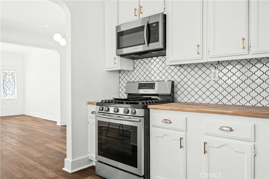 607 W 111th Place, Los Angeles, CA 90044 Kitchen