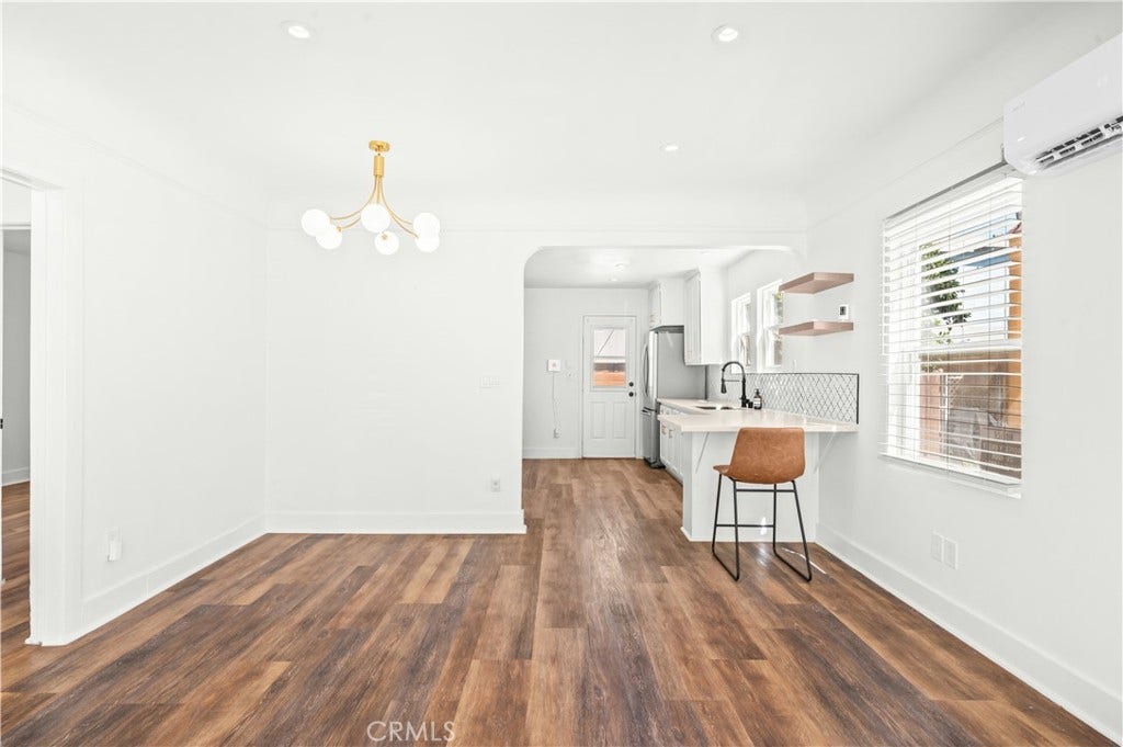 607 W 111th Place, Los Angeles, CA 90044 Living Room