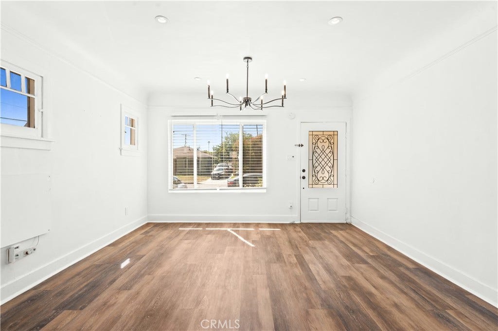 607 W 111th Place, Los Angeles, CA 90044 Living Room