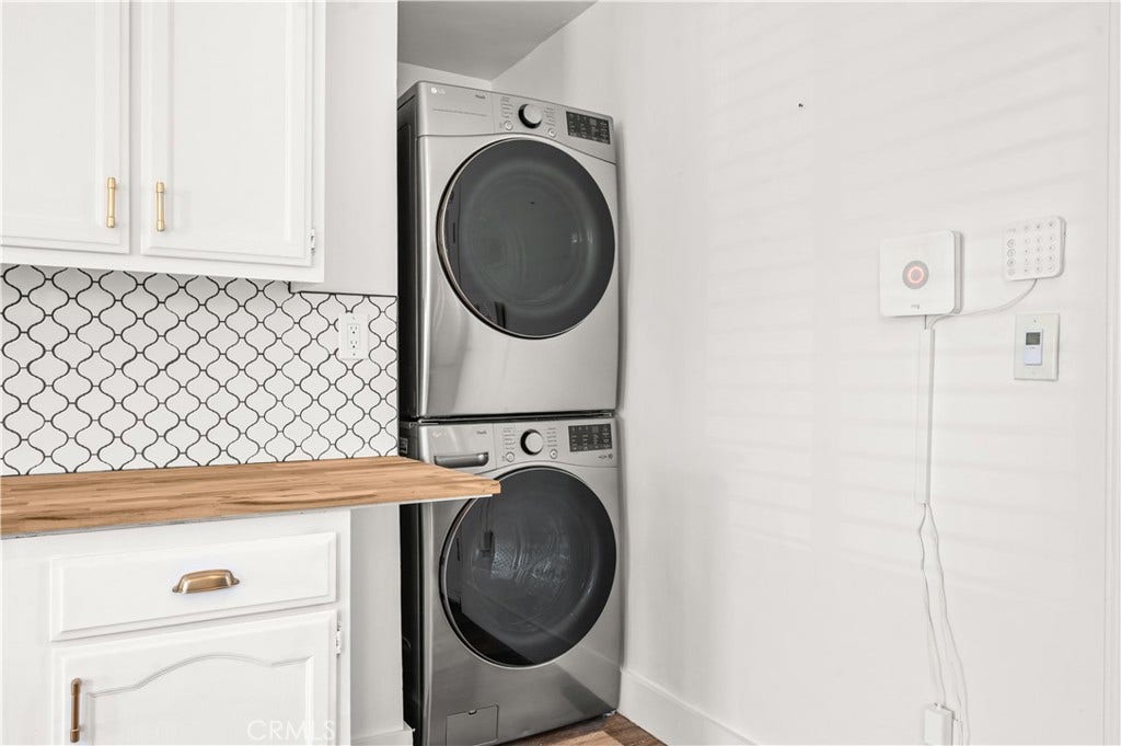 607 W 111th Place, Los Angeles, CA 90044 Laundry Room