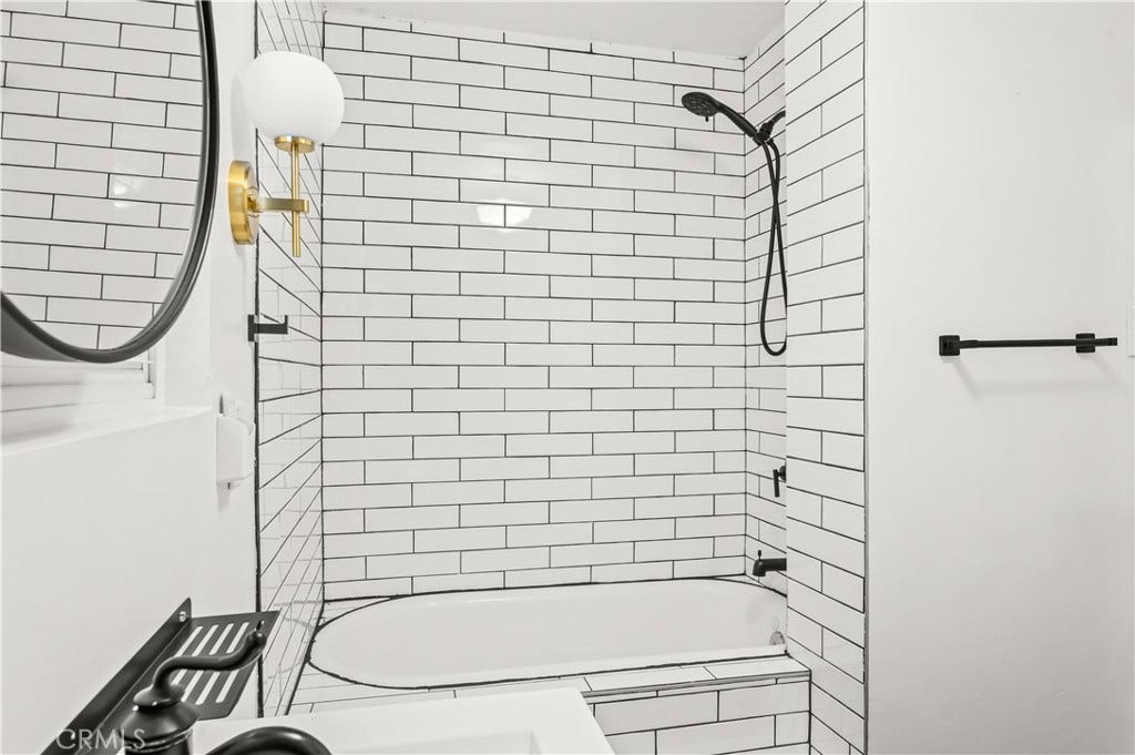 607 W 111th Place, Los Angeles, CA 90044 Bathroom