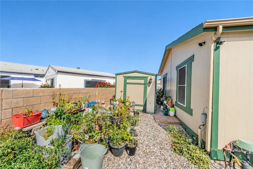 22241 Nisqually Road, #85, Apple Valley, CA 92308 22241 Nisqually Road, #85, Apple Valley, CA 92308
