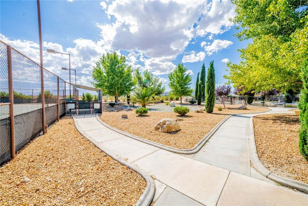 22241 Nisqually Road, #85, Apple Valley, CA 92308 22241 Nisqually Road, #85, Apple Valley, CA 92308