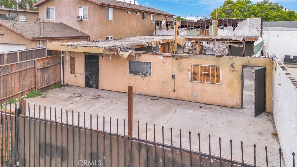 10808 S Broadway, Los Angeles, CA 90061 10808 S Broadway, Los Angeles, CA 90061