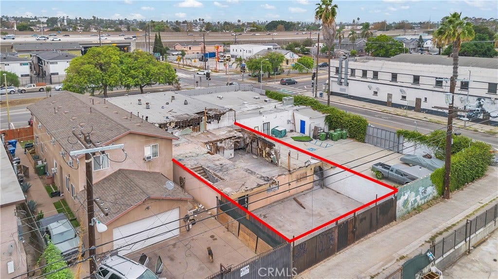 10808 S Broadway, Los Angeles, CA 90061 10808 S Broadway, Los Angeles, CA 90061