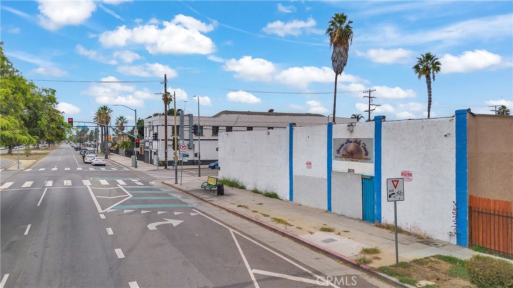 10808 S Broadway, Los Angeles, CA 90061 10808 S Broadway, Los Angeles, CA 90061