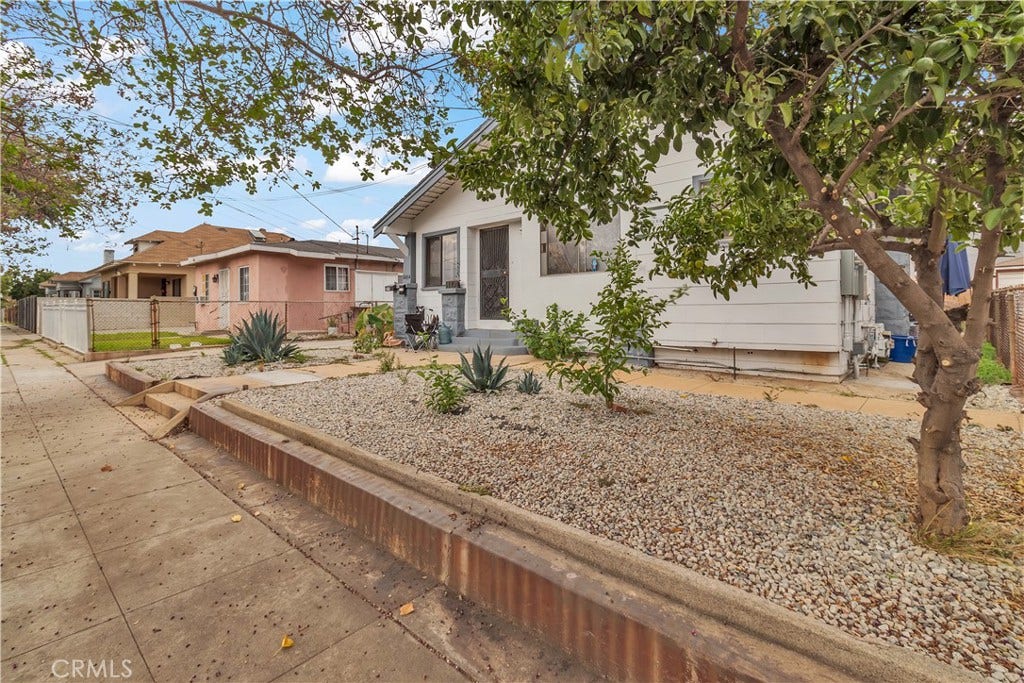 3045 E 5th, Los Angeles, CA 90063 3045 E 5th, Los Angeles, CA 90063