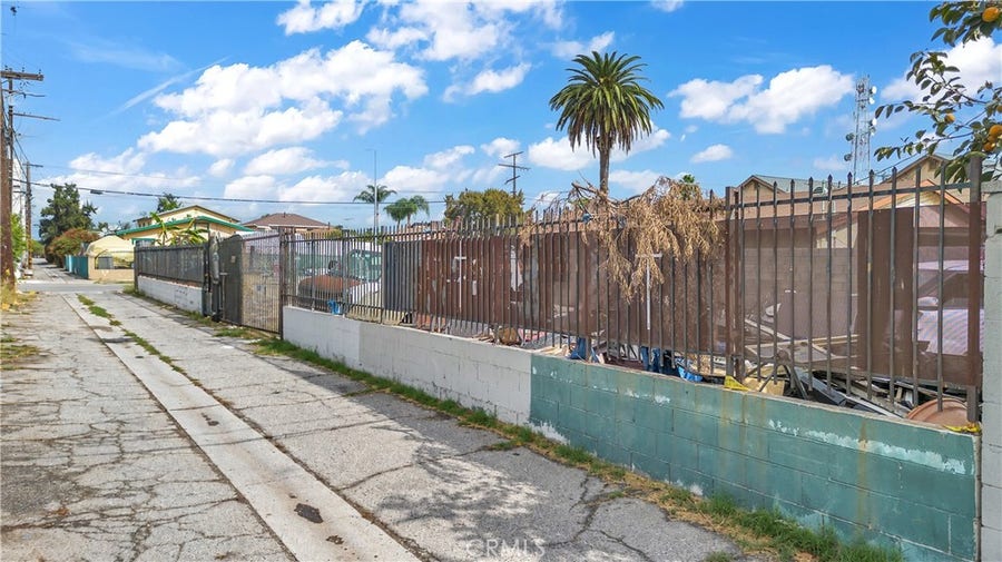 Property photo for 232 W 108th Street, Los Angeles, CA