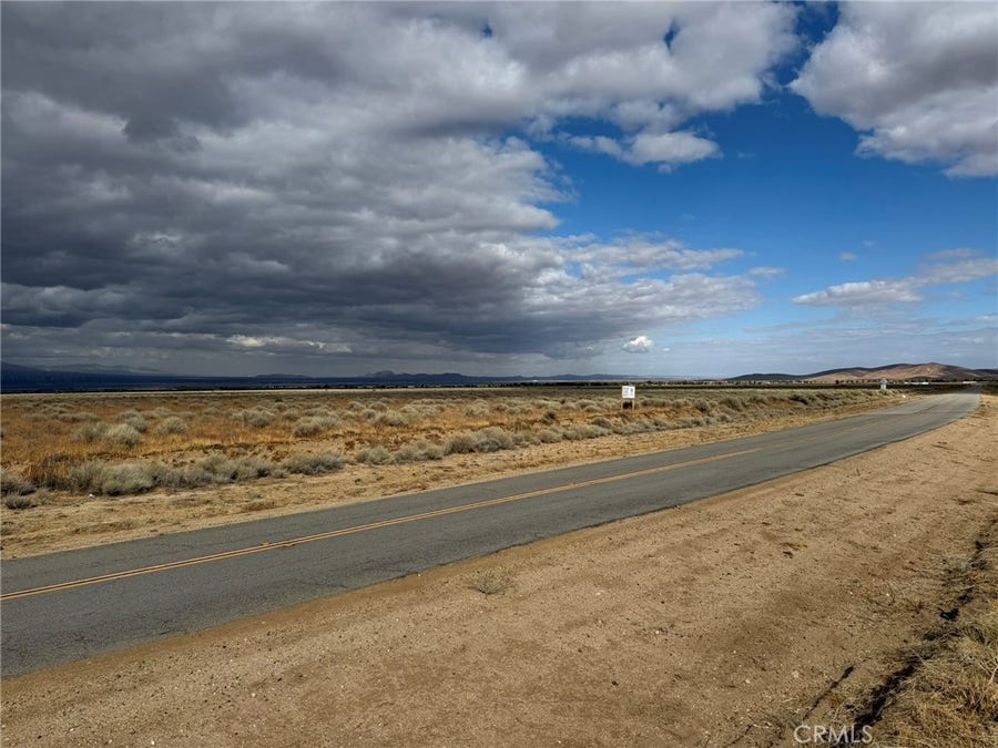 Property photo for 15 Avenue E15 Pav 200 STW, Fairmont, CA