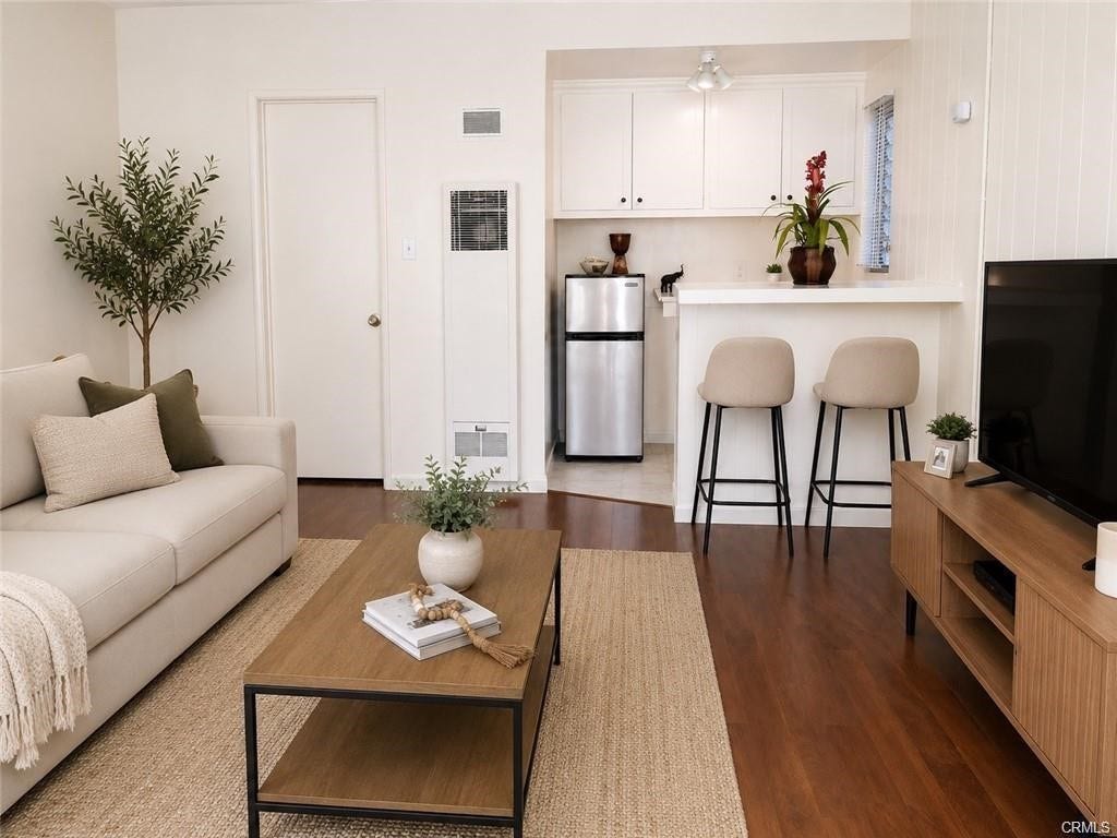 1935 S Corning, Los Angeles, CA 90034 1935 S Corning, Los Angeles, CA 90034