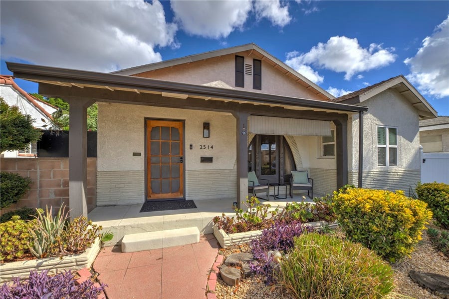 Property photo for 2514 Fashion Ave, Long Beach, CA