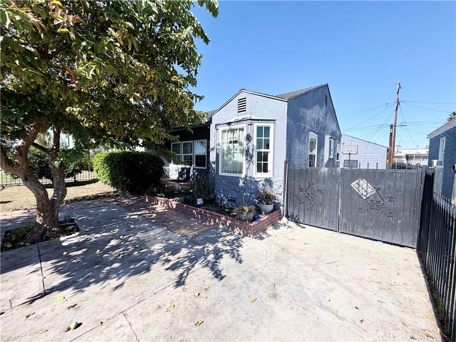 Property photo for 527 W Magnolia, Compton, CA