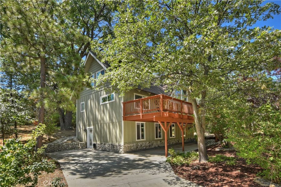 Property photo for 28077 Lachen Road, Lake Arrowhead, CA