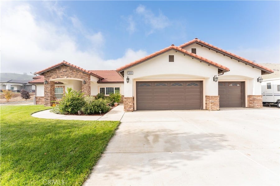 Property photo for 16605 Deer Creek Drive, Springville, CA
