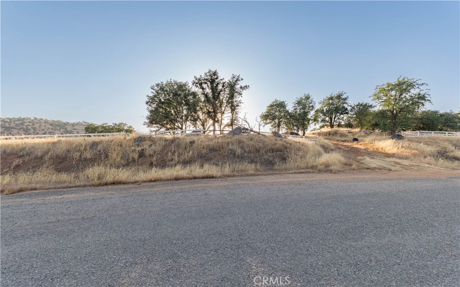 Property photo for 16295 Wrangler Drive, Springville, CA