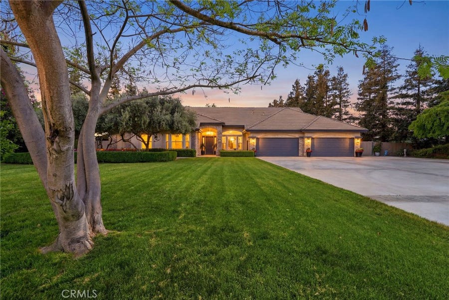 Property photo for 40912 Road 40, Dinuba, CA