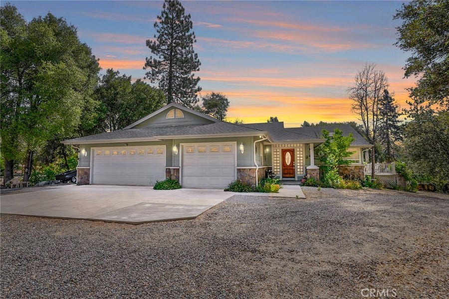 Property photo for 44550 Windsong Way, Ahwahnee, CA