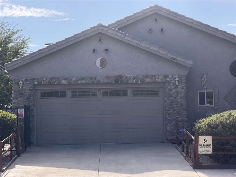 Property photo for 43963 Glenraven Road, Lancaster, CA