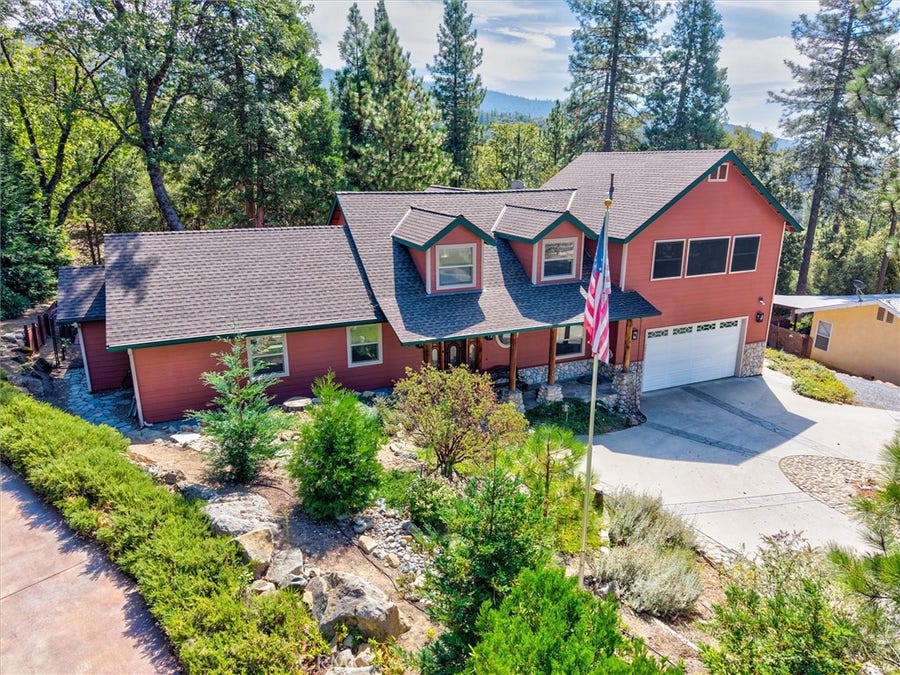 Property photo for 39771 S Cedar Vista Circle S, Bass Lake, CA