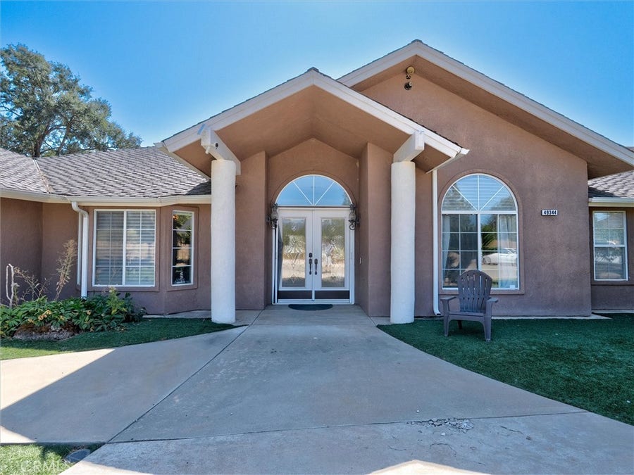 Property photo for 49344 Deerview Lane, Oakhurst, CA