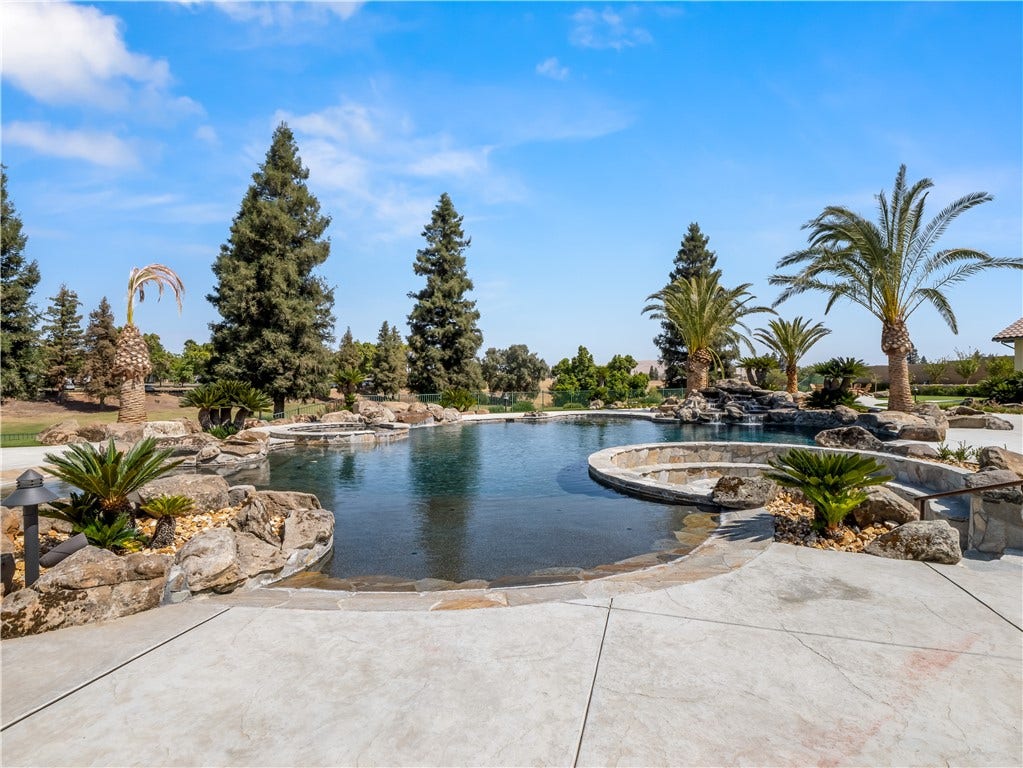 2230 E Spey Valley, Fresno, CA 93730