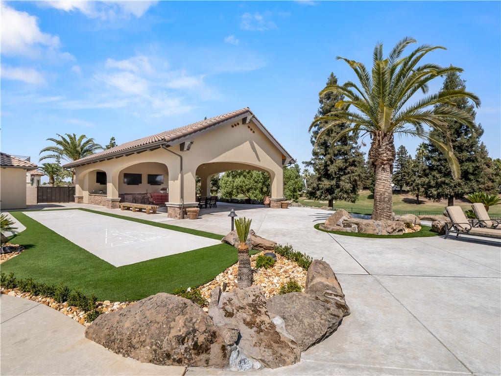 2230 E Spey Valley, Fresno, CA 93730