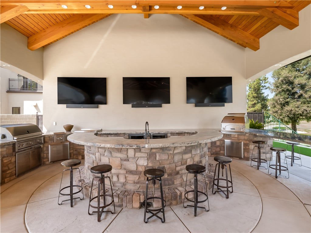 2230 E Spey Valley, Fresno, CA 93730
