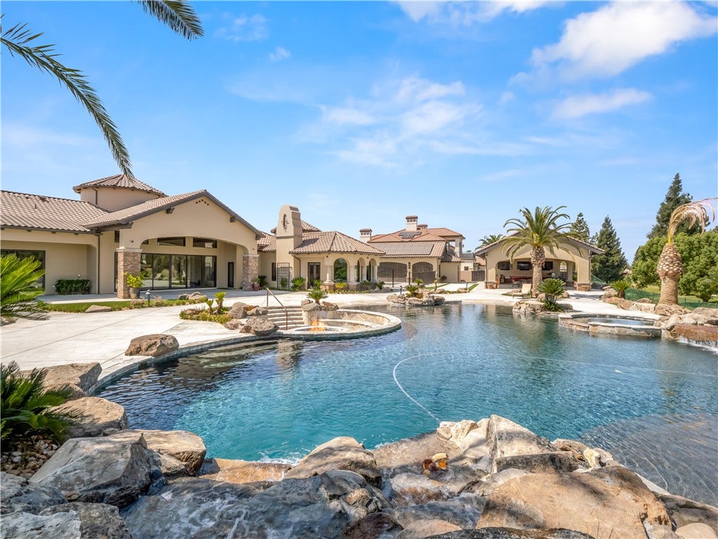 2230 E Spey Valley, Fresno, CA 93730