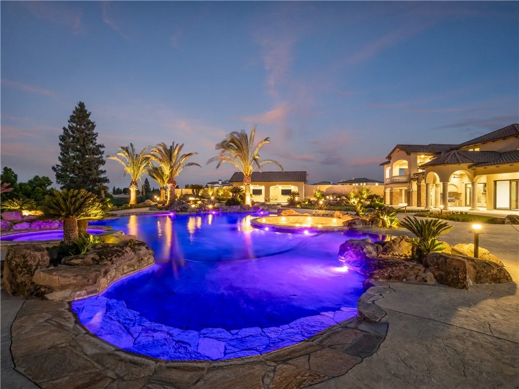 2230 E Spey Valley, Fresno, CA 93730