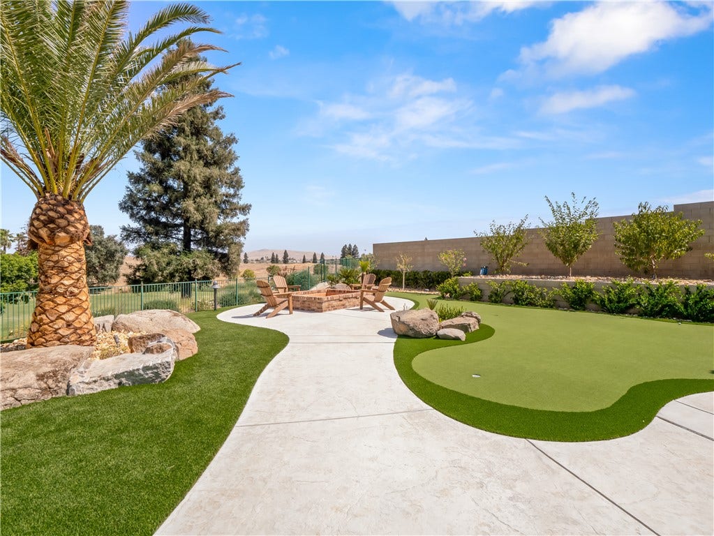 2230 E Spey Valley, Fresno, CA 93730