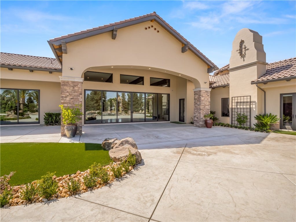 2230 E Spey Valley, Fresno, CA 93730
