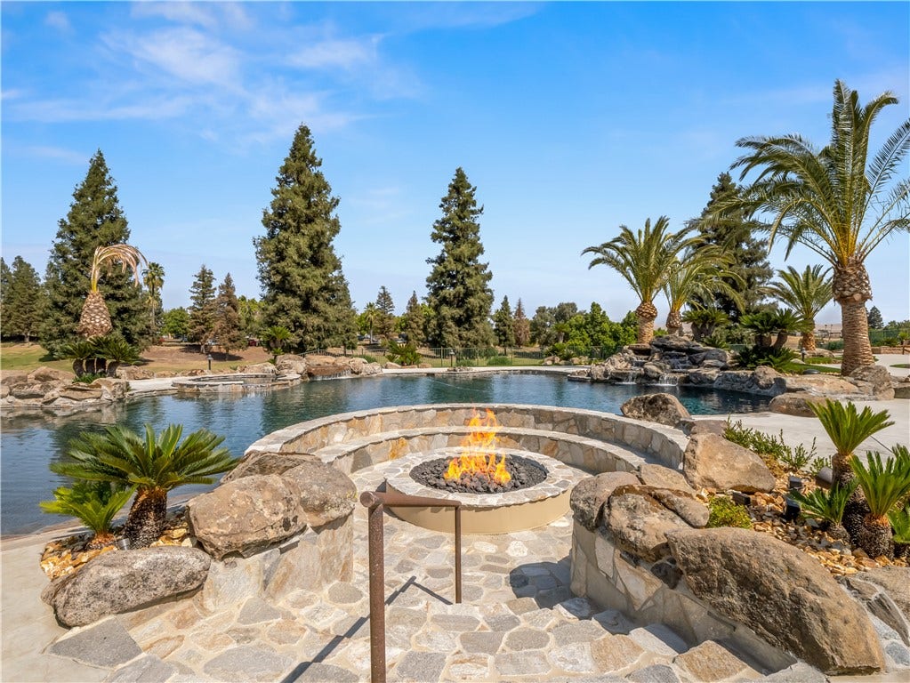 2230 E Spey Valley, Fresno, CA 93730